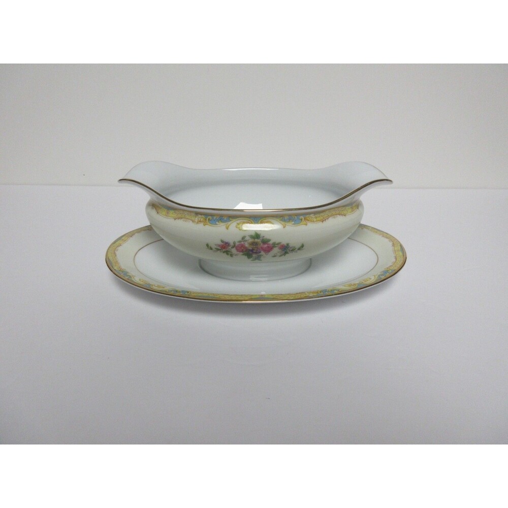 Noritake China RESILIO Gravyboat with Attached Underplate Japan